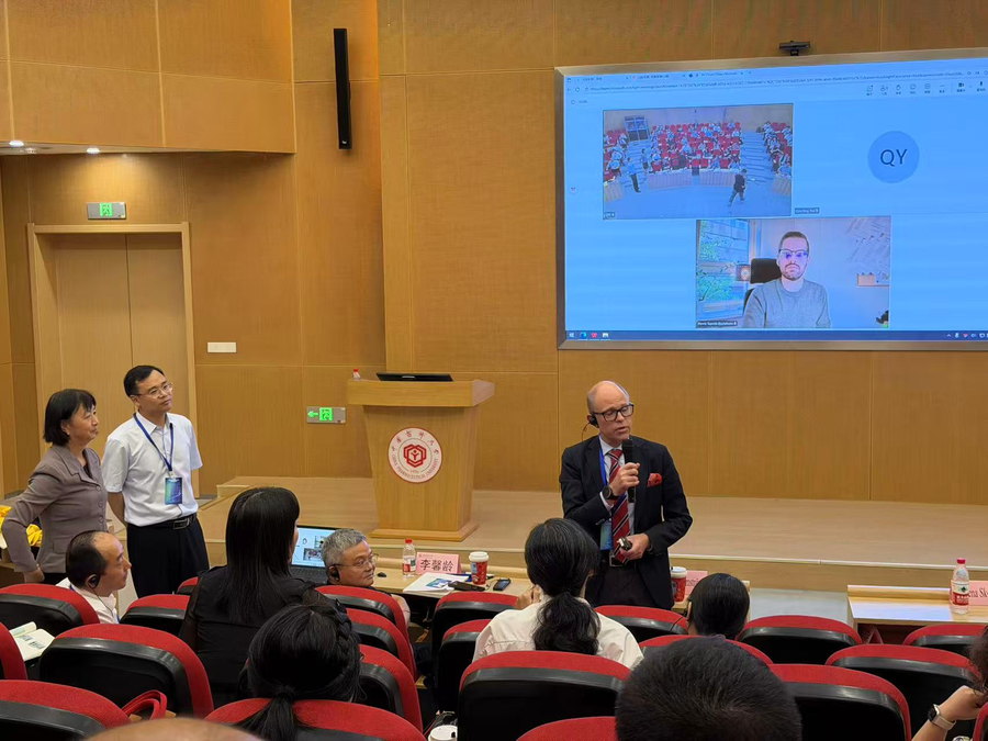 UMC 国际学术会议：中国药科大学报告厅，UMC 讲者现场演讲并远程连线
